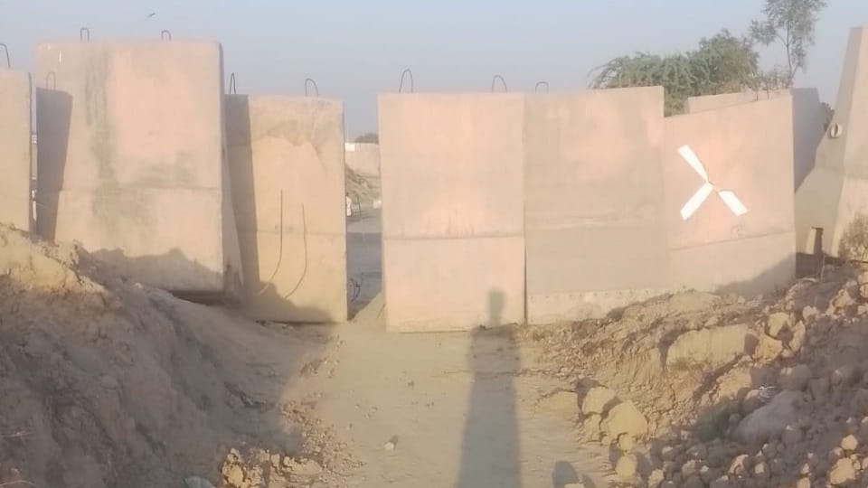 Help available from Midhawali Cut of Hathras