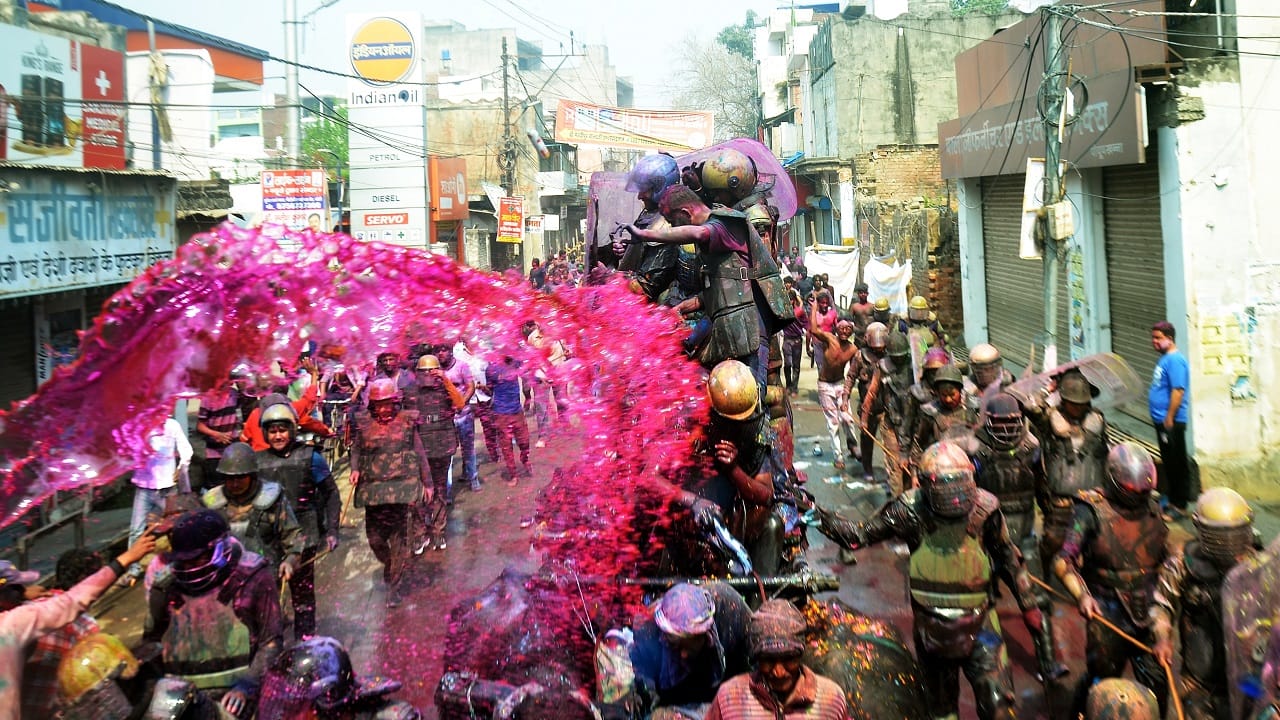 Laat Sahab julus taken out on Holi in Shahjahanpur