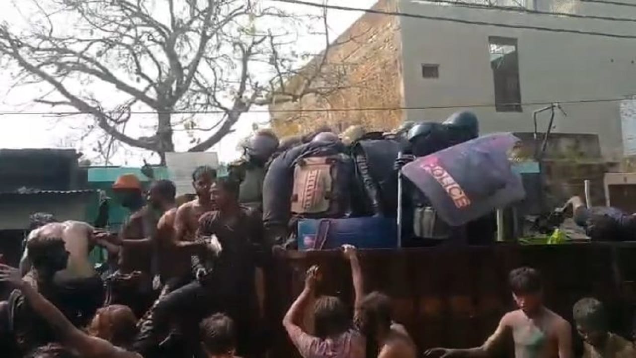 Laat Sahab julus taken out on Holi in Shahjahanpur