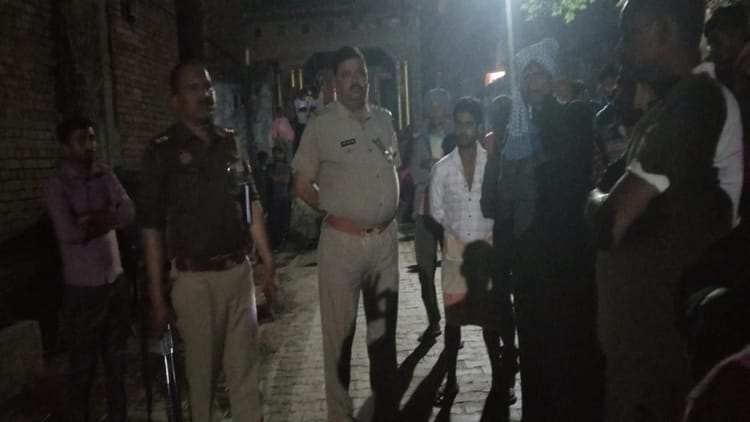 UP: दो लोगों के विवाद में तीसरे को लगी गोली, मैनपुरी में गमी वाले परिवार में फायरिंग; पुलिस जांच में जुटी