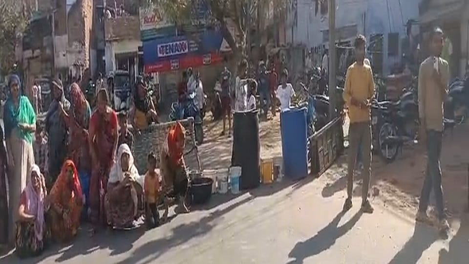 People created ruckus due to water crisis on Holi