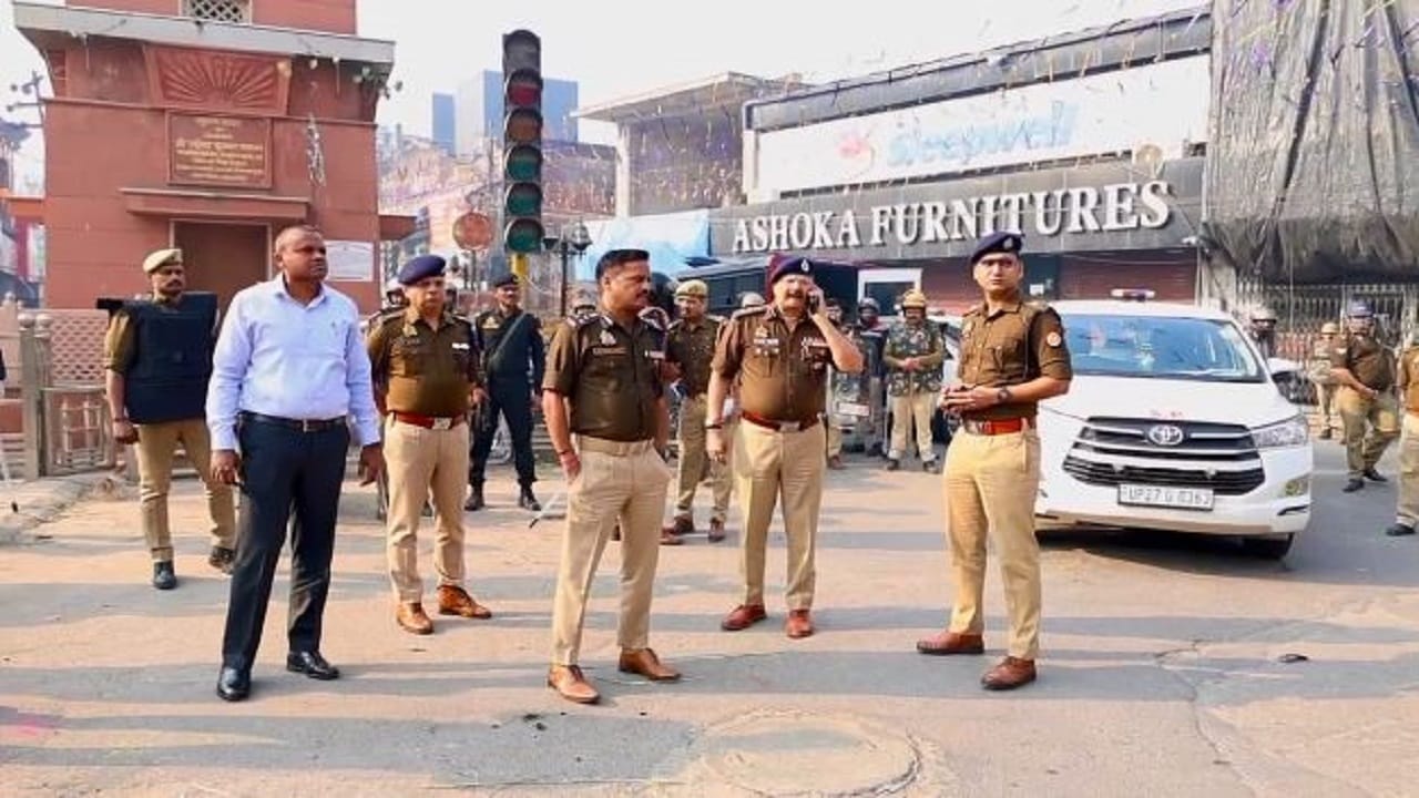 Laat Sahab julus taken out on Holi in Shahjahanpur
