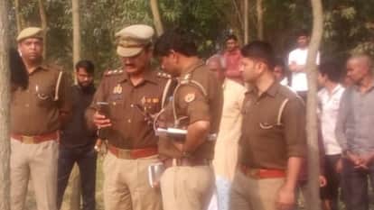dead body of young man found hanging from a tree outside the village in Shahjahanpur