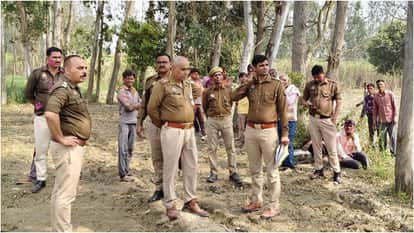 Dead body of a youth found hanging from a tree in Pilibhit
