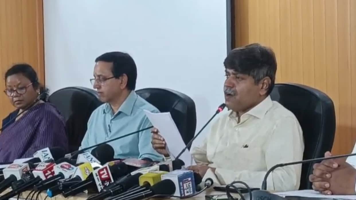 Uttarakhand News PC Dhyani is the new MD of UPCL, AK Singh takes charge of UJVNL