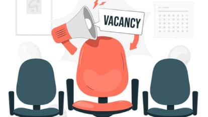 UP Big News: Akhilesh Yadav claims someone in the BJP has sealed their lips, a youth jumped into the Holika Da