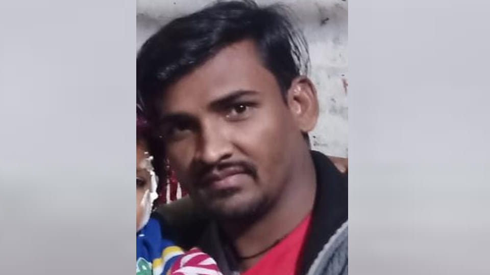 Hardoi: Bike riding cousins hit by vehicle, one dead
