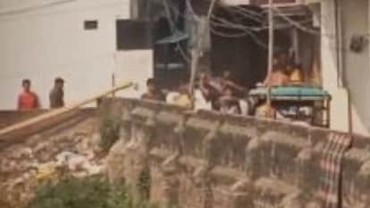 Sloganeering against Pakistan in Uttar Pradesh Bricks and stones thrown between two sides