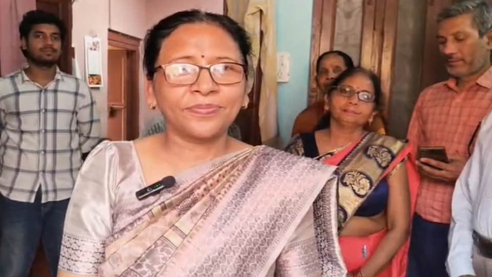 Shamlis Aastha Jain Secures All India Rank 9 in UPSC, Achieves IAS Dream in Third Attempt