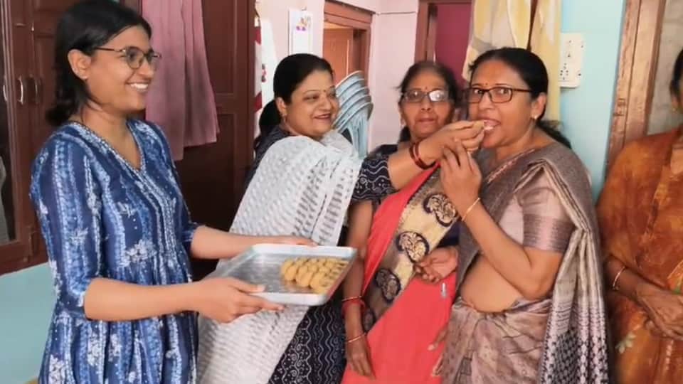 Shamlis Aastha Jain Secures All India Rank 9 in UPSC, Achieves IAS Dream in Third Attempt