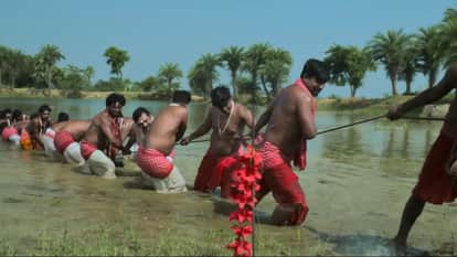 Movie review Charak Fair of Faith starring Anjali Patil Sahidur Rahaman Subrat Dutta 	 Sudipto Sen