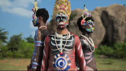 Movie review Charak Fair of Faith starring Anjali Patil Sahidur Rahaman Subrat Dutta 	 Sudipto Sen