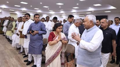 CM Nitish Kumar became emotional during meeting with MLA and MLC after Rajya Sabha nomination patna Bihar News