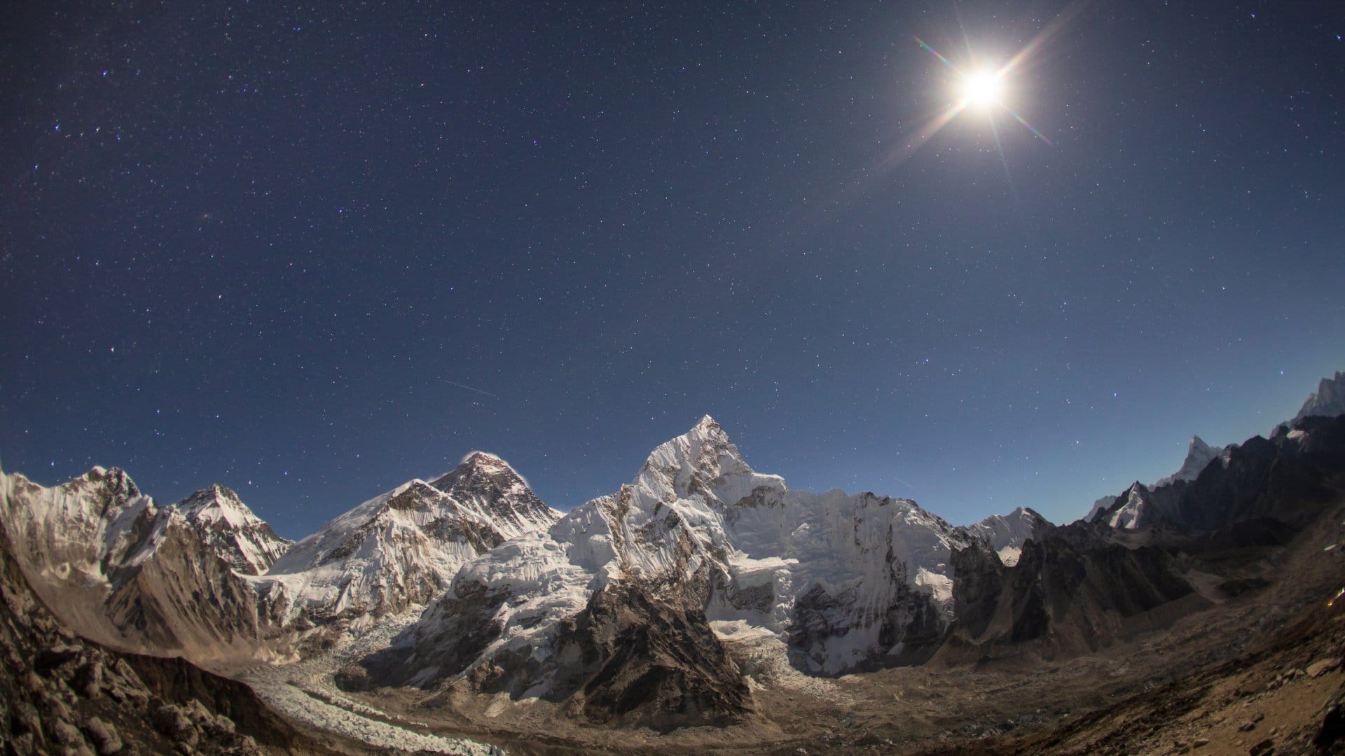 why pilots see three suns while flying over the himalayas know the reason here in hindi