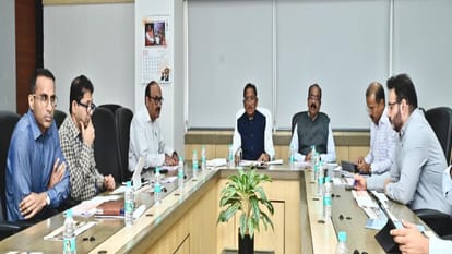Cg:सीएम साय बोले- सड़क निर्माण में लापरवाही बर्दाश्त नहीं, खराब काम करने  वाले ठेकेदार होंगे ब्लैकलिस्ट - Cm Said–negligence In Road Construction  Will Not Be Tolerated ...