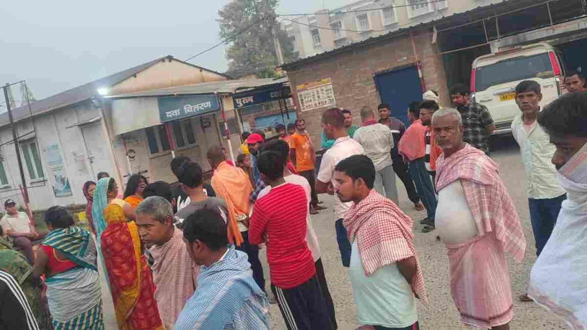 मौके पर मौजूद लोग