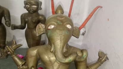 Tikamgarh News: Five 400-Year-Old Ashtadhatu Idols Found in Sack, Discovery Sparks Sensation in Village