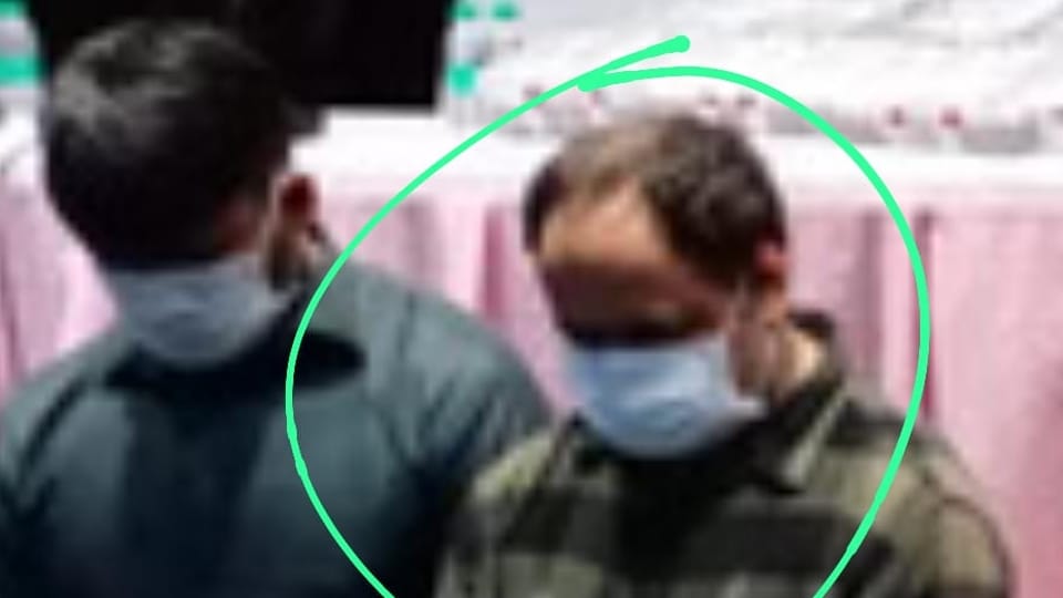 Meerut: Fraud of one crore rupees on Raghunandan Jewelers revealed, eight states searched, three thugs arreste