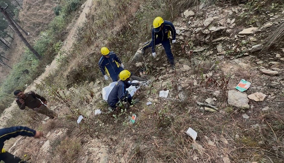 Tipper falls into ditch near Gurna, driver dies in pithoragarh