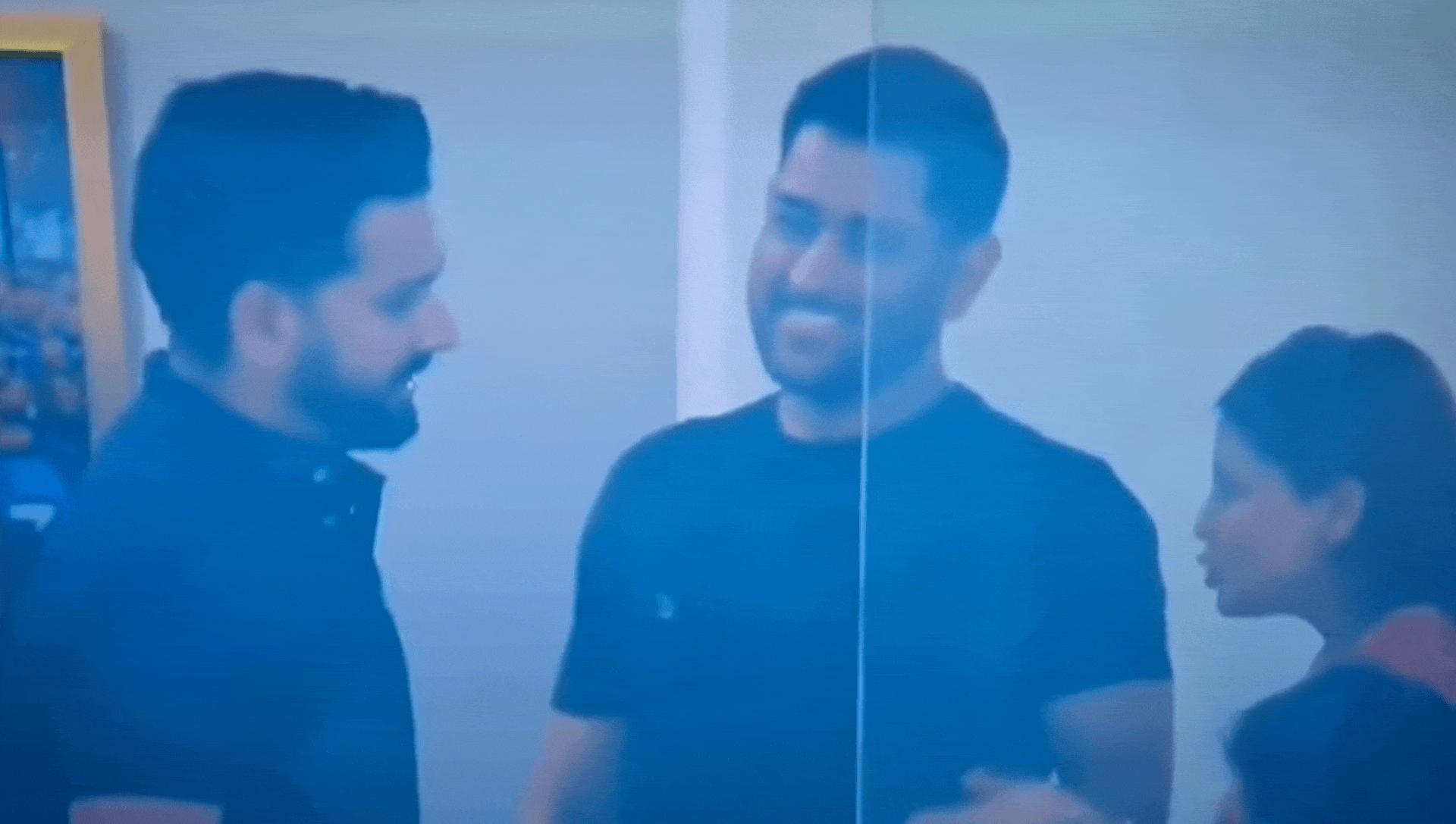 Sakshi celebration and MS Dhoni Reaction on Bumrah Ball, Rohit Sharma You look fit IND-ENG Semifinal | Video