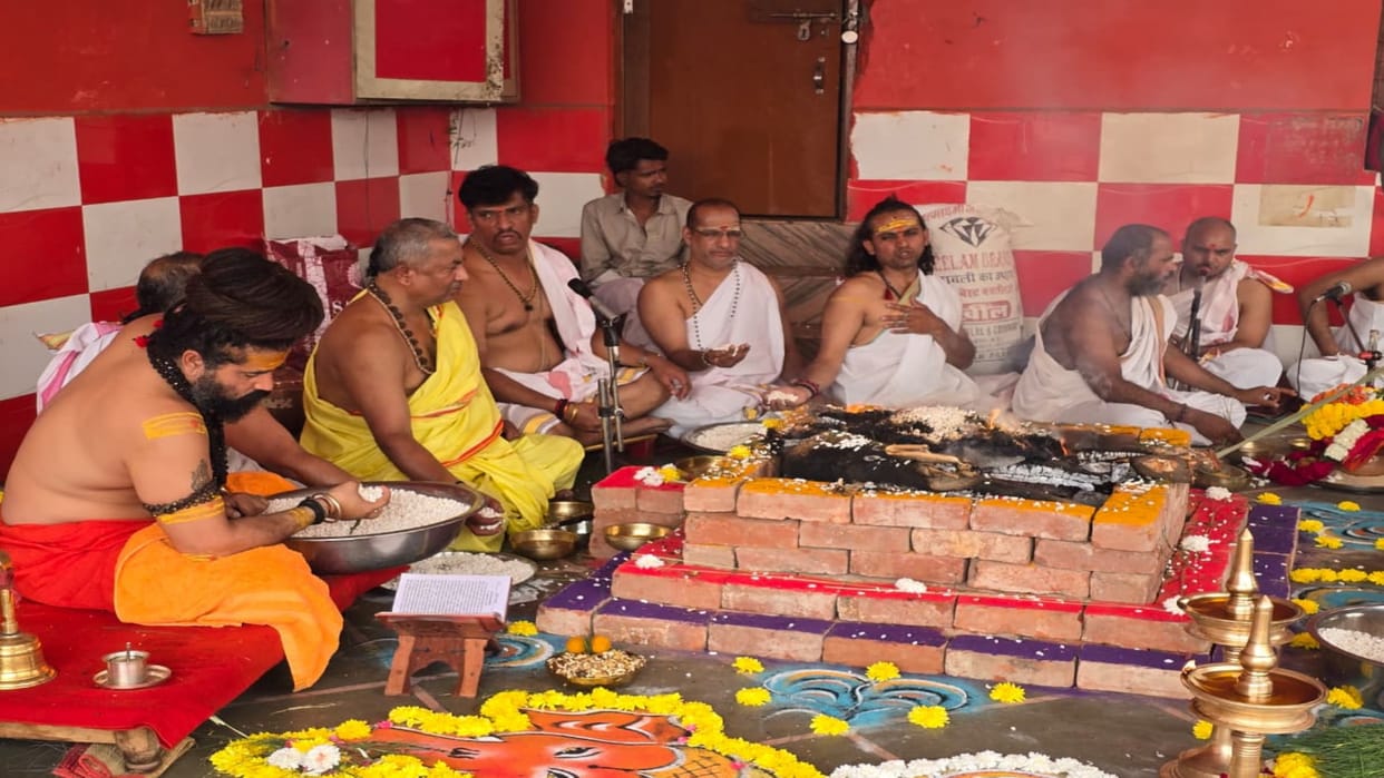 Five-day ritual for world peace begins, Ashtadravya Yagya underway at Shri Bade Hanuman Temple