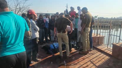 19-Year-Old Youth Drowns in Ancient Pond in Fatehpur Sikri dead Body Found Floating