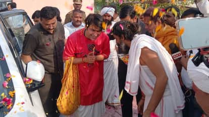 Dhirendra Krishna Shastri gave statement on cow protection and Sanatan Dharma in Kashi