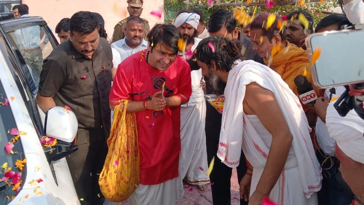 Dhirendra Krishna Shastri gave statement on cow protection and Sanatan Dharma in Kashi