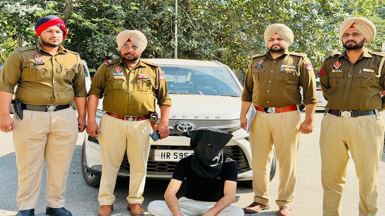 फर्जी सब-इंस्पेक्टर गिरफ्तार: हाईटेक नाका तोड़कर भागा, पंजाब पुलिस ने दबोचा; बरामद की आईडी