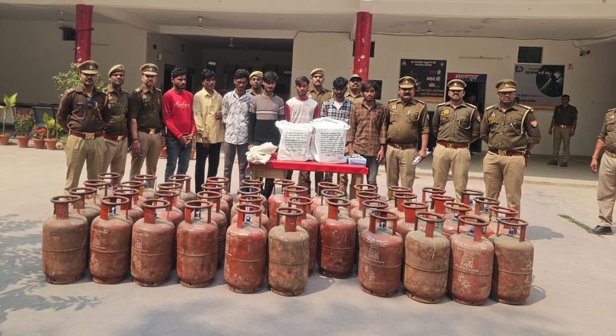 Kanpur 137 cylinders stolen from SP MLA warehouse police arrest seven criminals interrogation continues