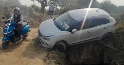 Unnao Google Maps shortcut trapped car driver on his way to a wedding causing him to fall into a drain