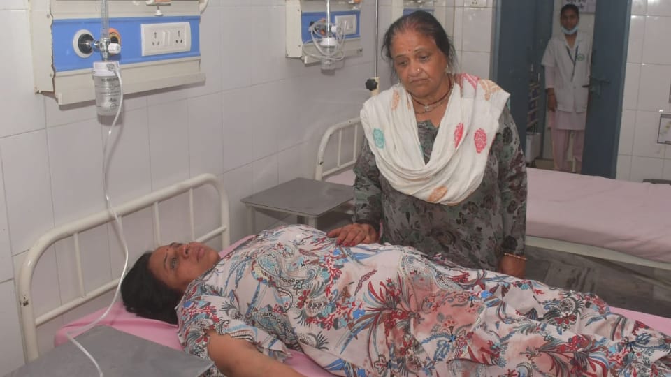 Moradabad Murder News YouTuber Kills Twin Sister with Multiple Knife Attacks Mother Injured