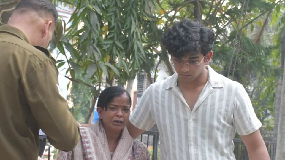 YouTuber Hardik murders twin sister Over 40 blows to neck face, back and stomach attacks mother in moradabad