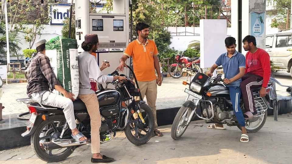 Why You Can't Choose Between Pure Petrol, E10, and E20: Petroleum Ministry Explains