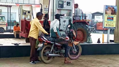 Diesel-petrol sales suddenly increase petrol pumps in Moradabad, dumping due to fears price hikes