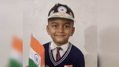 LKG student returning from school abducted in broad daylight, miscreants pushed grandfather and fled in Alto