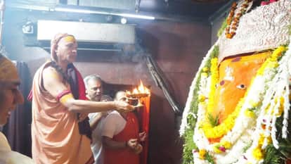 Shankaracharya Avimukteshwaranand visited Sankatmochan Temple and began his journey to Lucknow from Varanasi