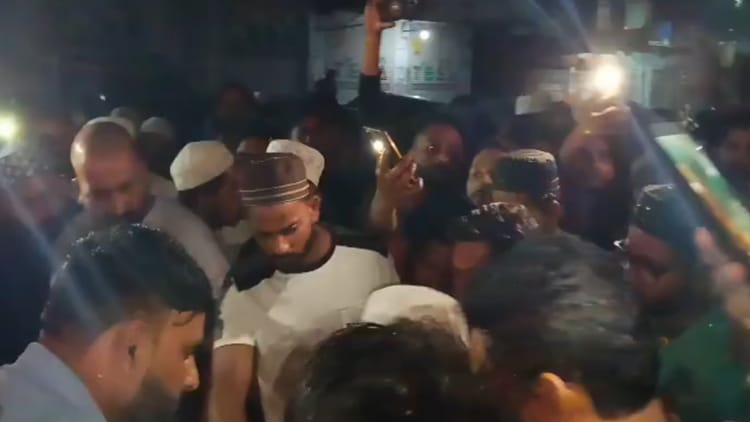 दिल्ली-यमुनोत्री हाईवे पर हादसा: बिना नंबर प्लेट की जीप ने बच्ची को मारी टक्कर, मौके पर मौत, परिजनों का हंगामा