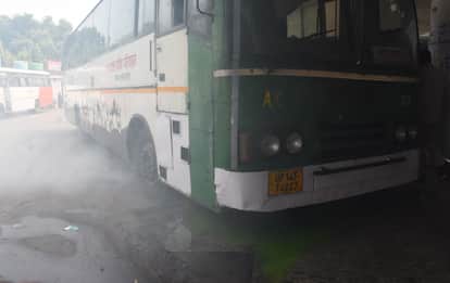 Lucknow: Coolant leaked from the engine of an AC Janrath bus, causing panic as smoke filled the bus; passenger