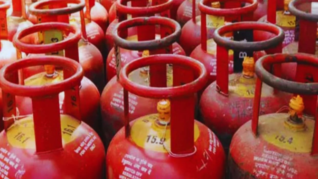 Consumers are facing problems in booking gas cylinders in Bageshwar