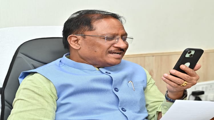 CG News: यूपीएससी परीक्षा में सफल छत्तीसगढ़ के अभ्यर्थियों को मुख्यमंत्री साय ने वीडियो कॉल के जरिए दी बधाई