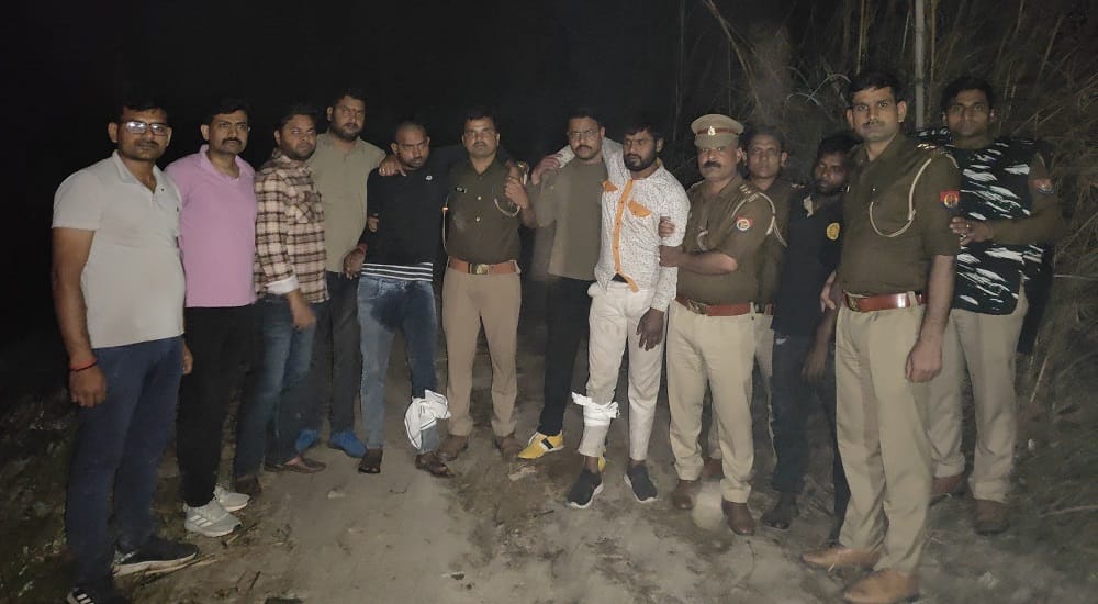Kanpur Three accused in Ganga Barrage robbery case arrested two were shot in the leg in a police encounter