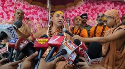 Unnao: Shankaracharya Avimukteshwarananda saying Everything was fine until toilet butattack as soon as we left