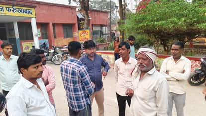 Farrukhabad Truck driver found hanging elder brother performed CPR for three and a half hours dies in hospital