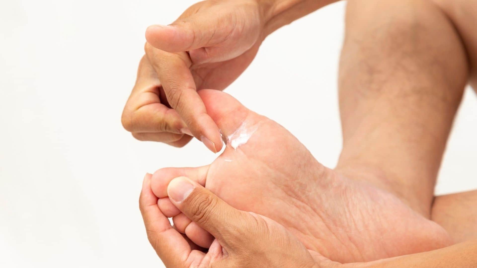 Embarrassed by Smelly Feet After Wearing Shoes Try These Simple Remedies to Eliminate Odor Naturally