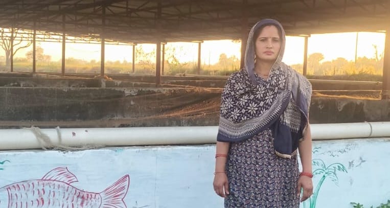 Women's Day 2026 Agra’s Munesh Devi Earning 40 Lakh a Year Through Fish Farming