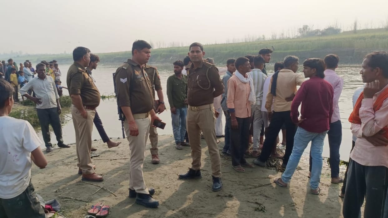 Four children drowned in a river while bathing villagers rescued three in Bareilly