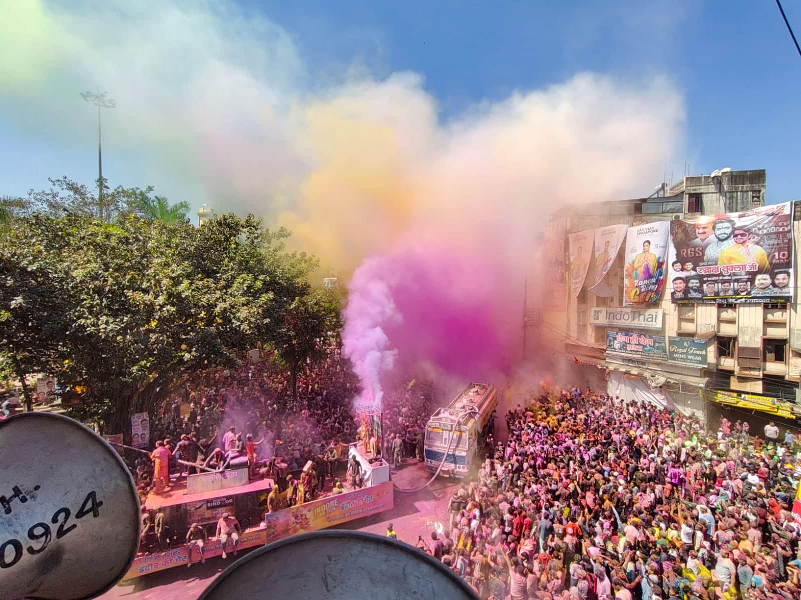 Indore Ger 2026: Tori Corner Procession Kicks Off Rangotsav First Group Reaches Rajwada