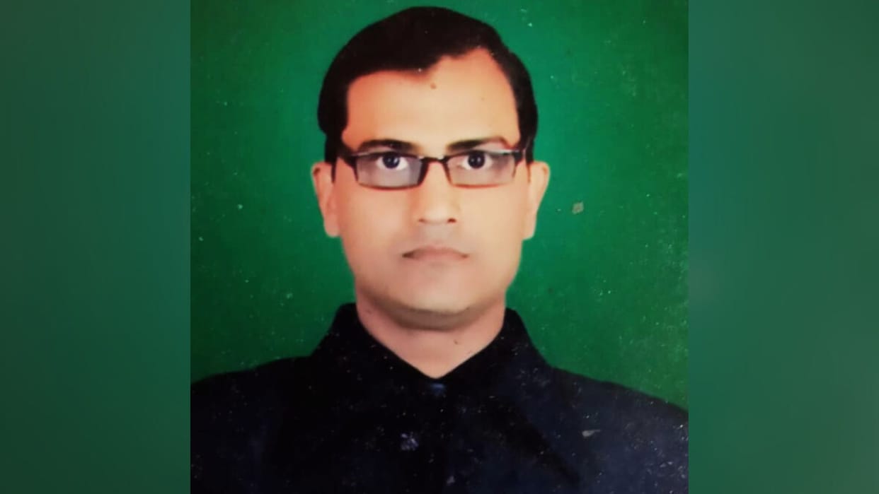 Businessman dead body found hanging in varanasi Family says GST notice pressured filed complaint