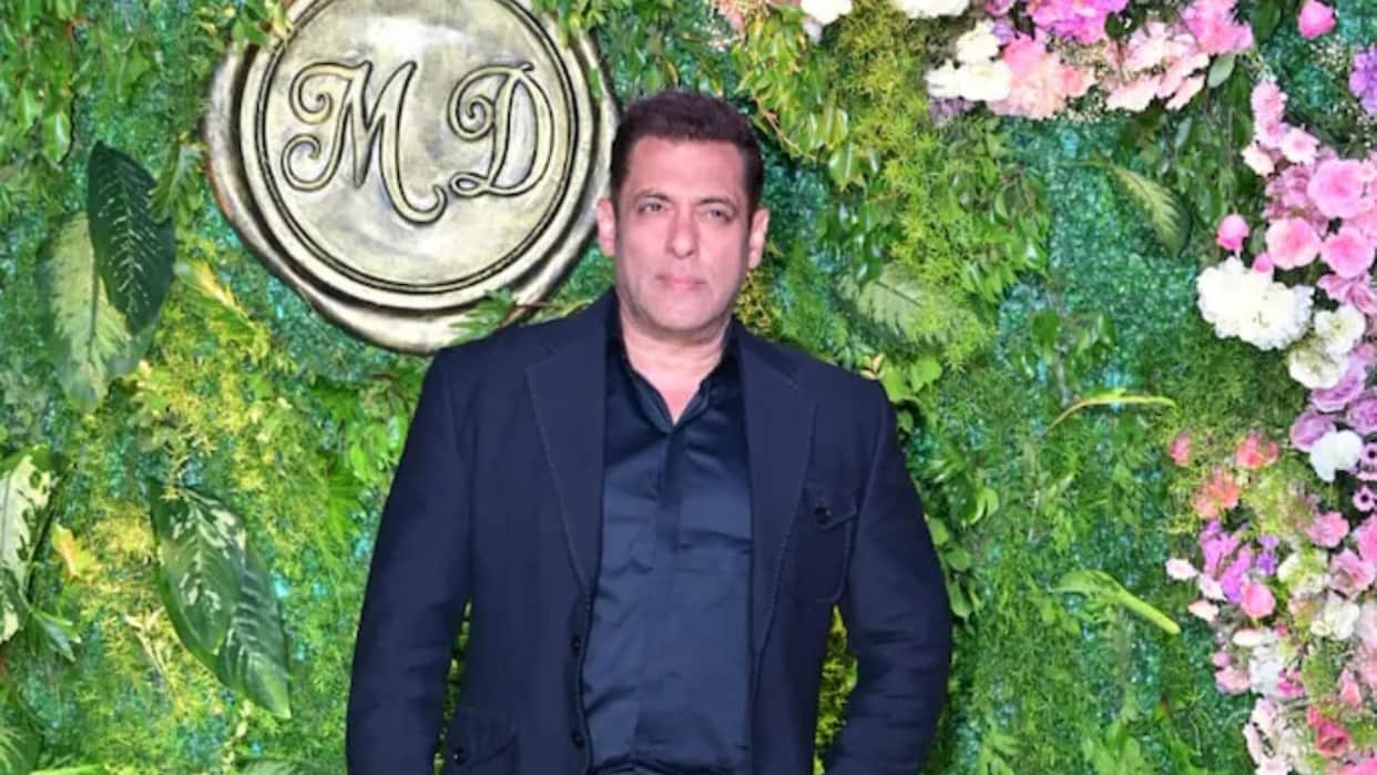 Salman Khan in Pre wedding event in Komal Nahta son amid poor health of salim khan